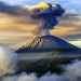 Gunung Semeru tampak dari kejauhan