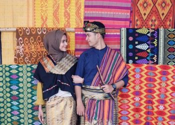 Kain Tenun Ikat Sasak