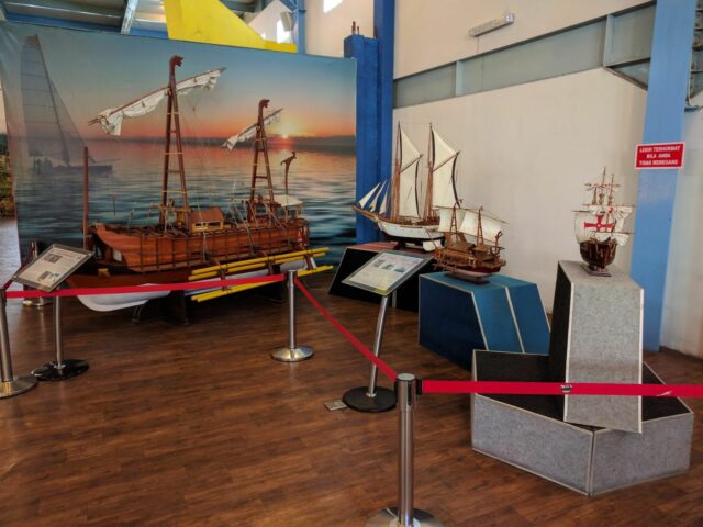 Tidak lengkap rasanya jika tidak melihat koleksi berbagai kapal tradisional di museum angkut malang via Google Maps @Juan Fitrianto