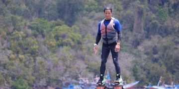 Flyboarding via Instagram @pasirputihwatersport