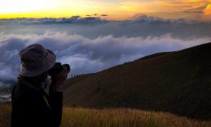 12 Gunung Terindah Di Jawa Barat Paling Mentang Ditaklukkan