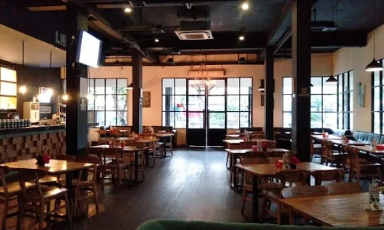 Lawang Cafe Resto via Google Maps @Marsella Suciana