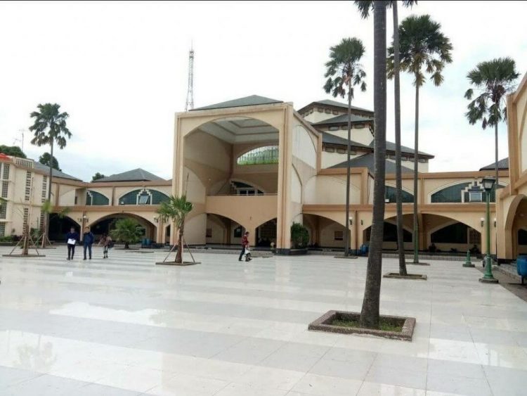 Masjid Pusdai via Kubahmadina