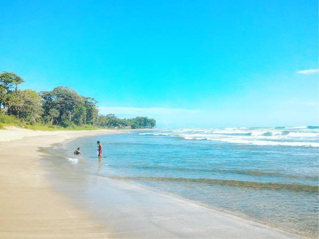 Pantai Sindangkerta via Ainonholidays