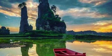 Sampan di Kolam Brown Canyon via IG @adam_pradana07