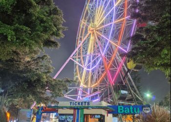 Bianglala di Alun-alun Kota Batu (Dok. Pribadi Arif Rahmat Santoso)