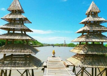 Fasilitas hutan mangrove jembatan api-api