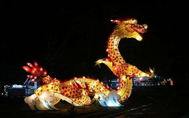 Lampion berbentuk Naga di Taman Lampion Solo Solo via Instagram @veronicamontessori