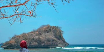 Main di Pinggir Pantai via Instagram.com @fefzifaresti