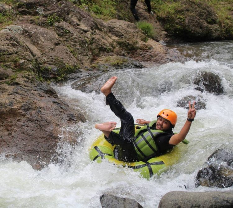 Rasakan Sensasi River Tubing Lembah Hijau Camp and Resort Malino via instagram.com @syahidnurasad12
