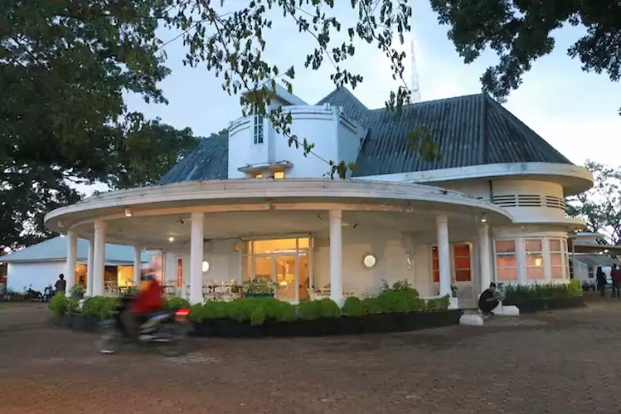 Kuto Besak Theater Restaurant via Wisatapalembang.wordpresscom