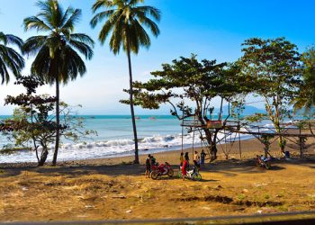 Pantai Loji via Metropolitan