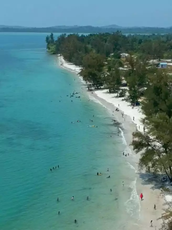 Pantai Reviola, Batam via instagram.com @jejak_galara