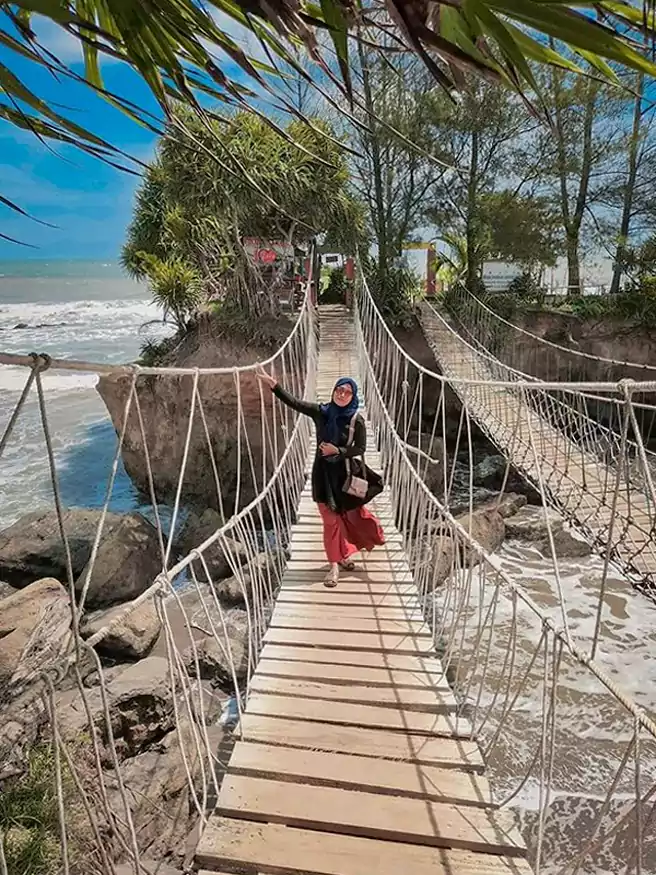 Pantai Sungai Suci via Instagram.com @wonderfulbengkulu
