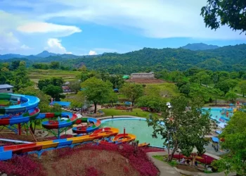 Objek Wisata Keluarga Diana Waterpark