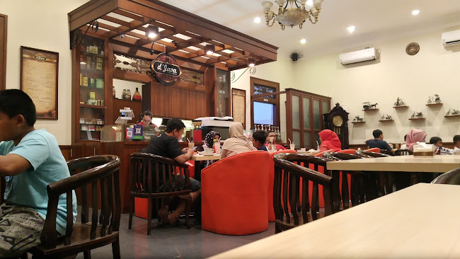 D’Java Coffee House via Apabuka