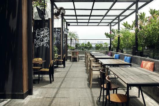 Lobbyn Kitchen and Bar via Tripadvisor - Tempat Nongkrong di Jakarta Selatan