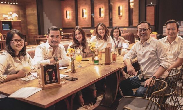 AtoZ Bar Wine & Brasserie via Instagram.com @atozsemarang - 20 Restoran Fine Dining di Semarang Paling Romantis dan Mewah!