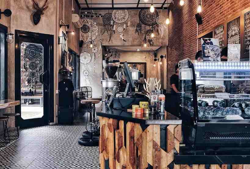 BlackBarn Coffee vai Bosniatravel - Tempat Ngopi di Surabaya Hits & Kekinian, Coffee Shop Instagramable