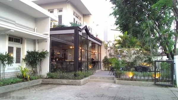 Calibre - Tempat Ngopi di Surabaya Hits & Kekinian, Coffee Shop Instagramable