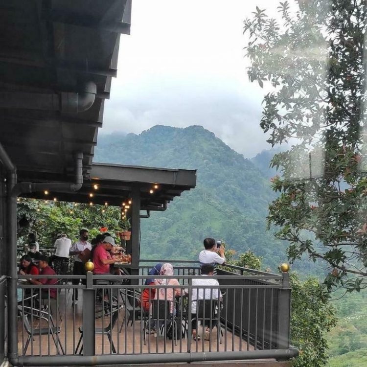 Edensor Hills Cafe & Resto - Tempat Nongkrong di Sentul