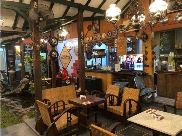 Grandfather Coffee Shop  via SurabayaOnline