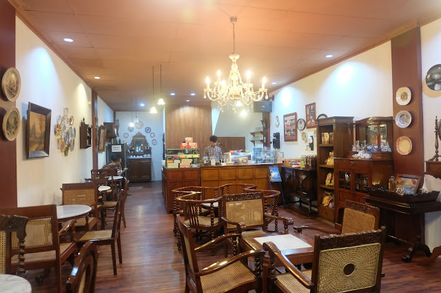 Imah Nini Café dan Galery via APsfoodjournal.blogspotcom
