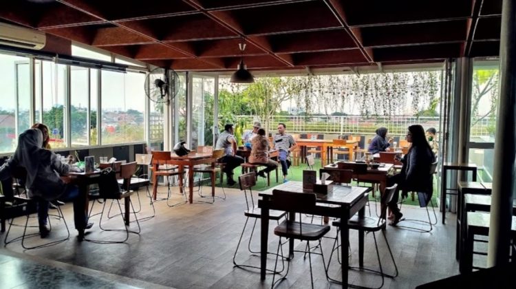 Rocketz Cafe - 49 Cafe di Tebet yang Hits & Instagramable, Asyik Buat Nongkrong