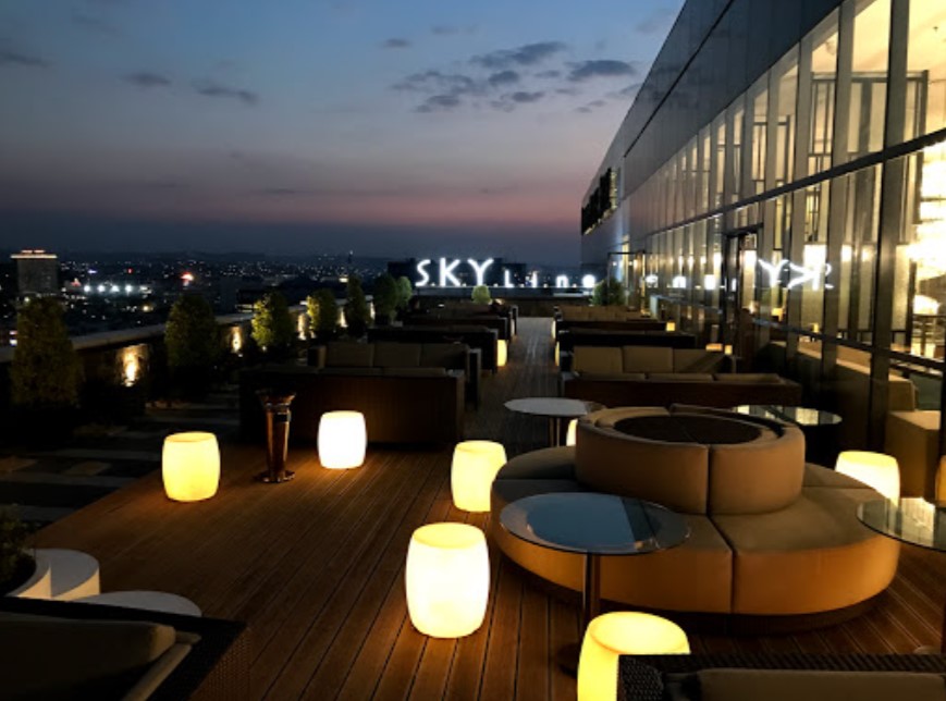 Sky Line Lounge & Exclusive Dining - Restoran di Semarang