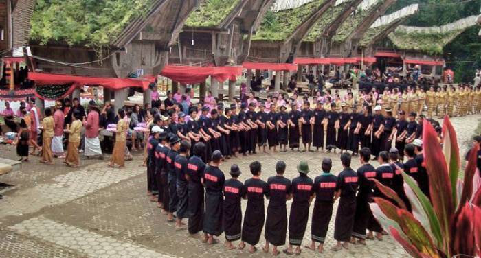 Festival Rambu Solo (Sulawesi Selatan) via Sulawesi-experience - Festival Budaya di Indonesia