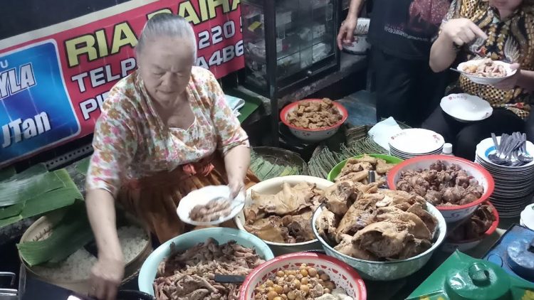 Gudeg Ceker Margoyudan Bu Kasno via Youtube Street Foods Village