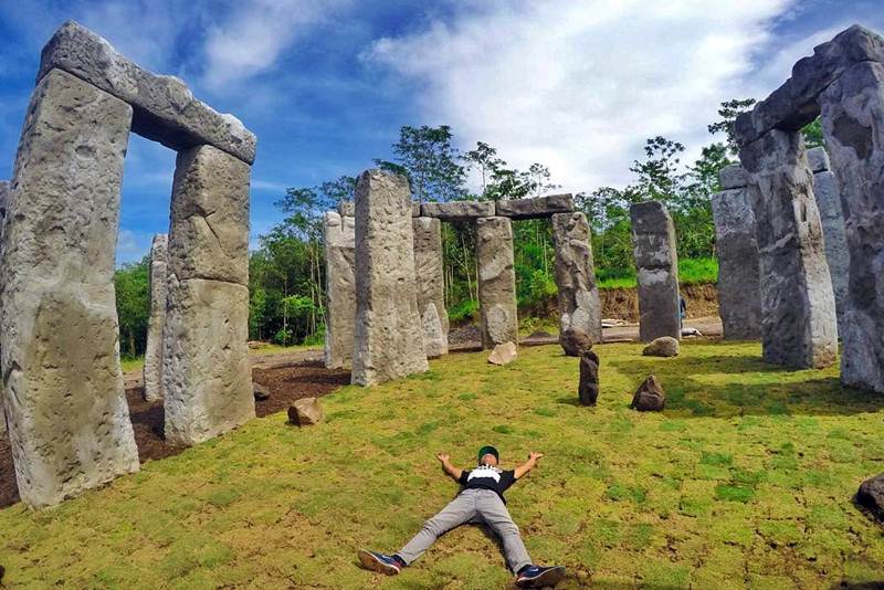 Stonehenge Cangkringan via Instagram.com @totohandoko - 28 Tempat Wisata di Kaliurang Paling Hits & Instagramable Banget!