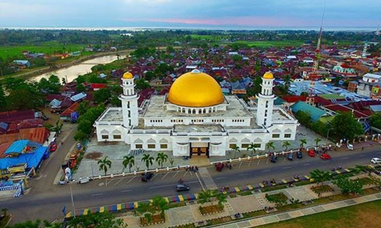 Masjid Agung Ummul Qura via Asadiyahpusat - Tempat Wisata di Wajo