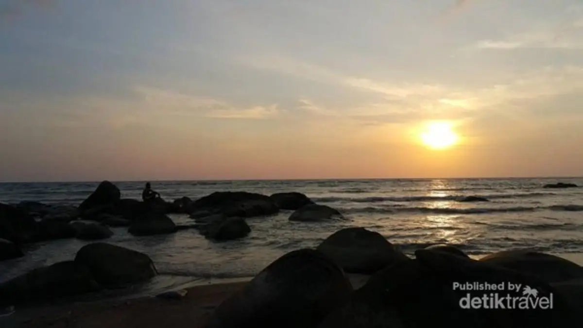 Pantai Bajugan via Detik - 19 Tempat Wisata di Tolitoli Terbaik & TerHits yang Wajib Dikunjungi