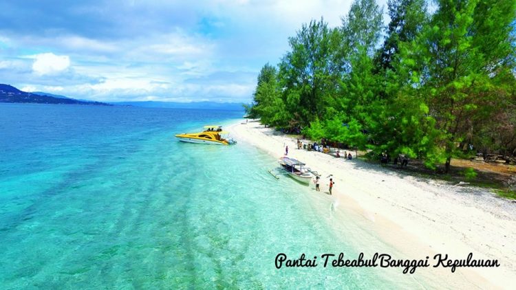 Pantai Tebeabul via Facebook - tempat wisata Banggai Kepulauan