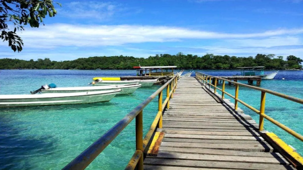 Pulau Lutungan via Indonesia-Tourism - 19 Tempat Wisata di Tolitoli Terbaik & TerHits yang Wajib Dikunjungi
