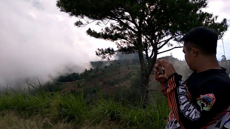 Puncak Gunung Loka via Youtube - Tempat Wisata di Bantaeng