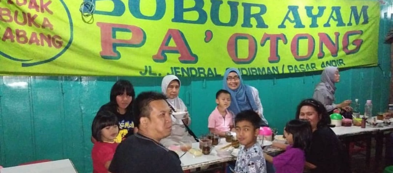 Bubur Ayam Pa’ Otong - Tempat Kuliner Malam di Bandung Paing Enak
