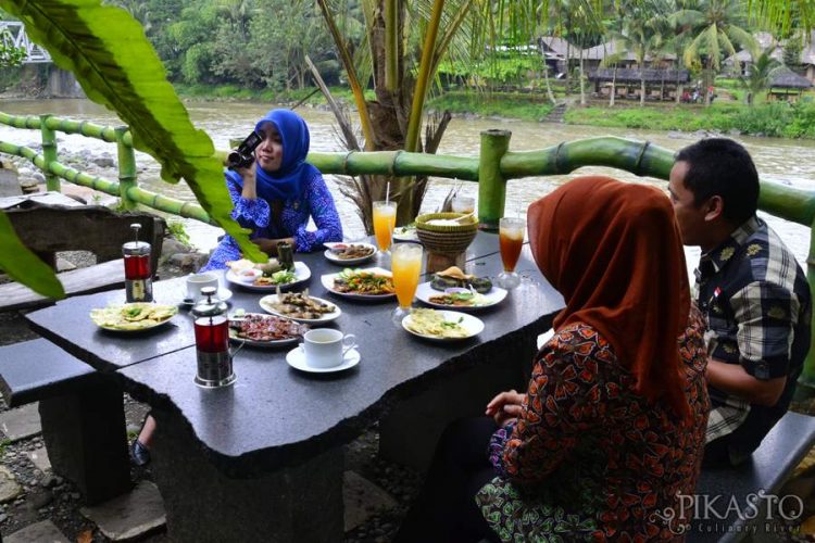 Pikasea Restoran Foto by Pikasto - Tempat Makan di Banjarnegara