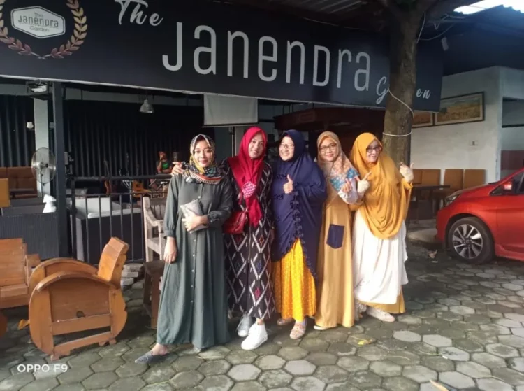 Janendra Cafe & Resto