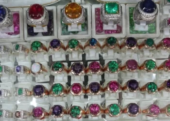 Batu Permata Oleh-oleh Khas Banjarmasin via Indonesia Kaya