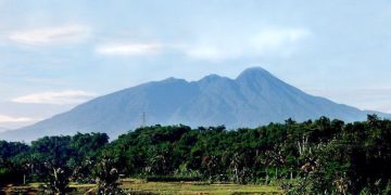 Gunung Salak: Tiket Masuk, Jalur Pendakian, Mitos & Pantangan Selama Mendaki!