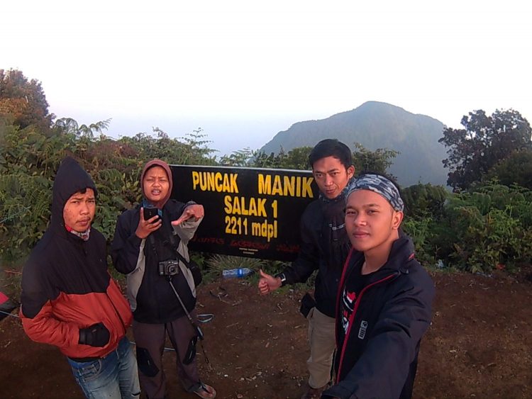 Puncak Manik Gunung Salak Bogor via Cerita Pendaki