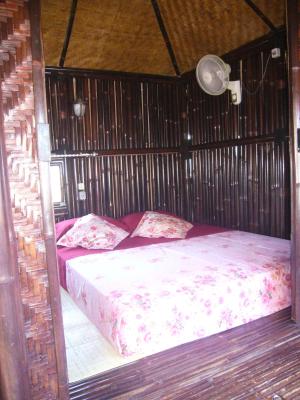 Kampong Tourist via Booking