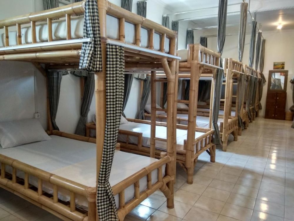 Palmyra Hostel via Booking - Penginapan Murah di Malang
