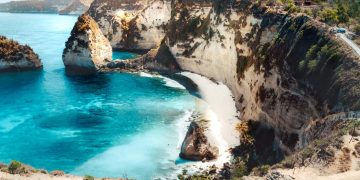 Diamond beach via saltinourhair.com