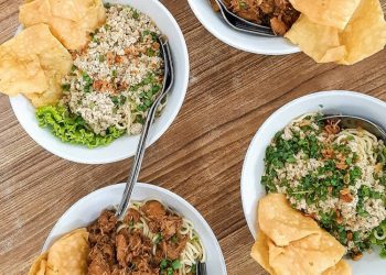 Depot Pangsit Mie Bromo Pojok via Instagram.com @kolesterol.dong