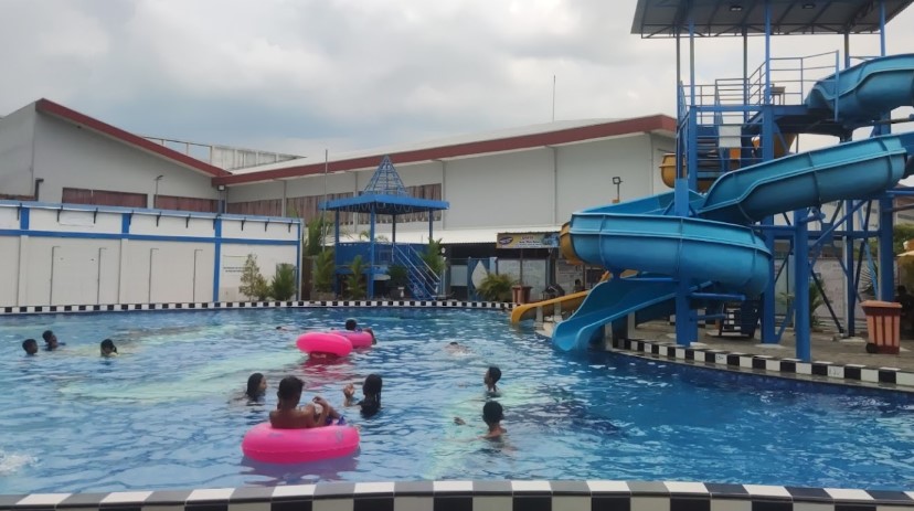Keraton Water Park Nurul bolo