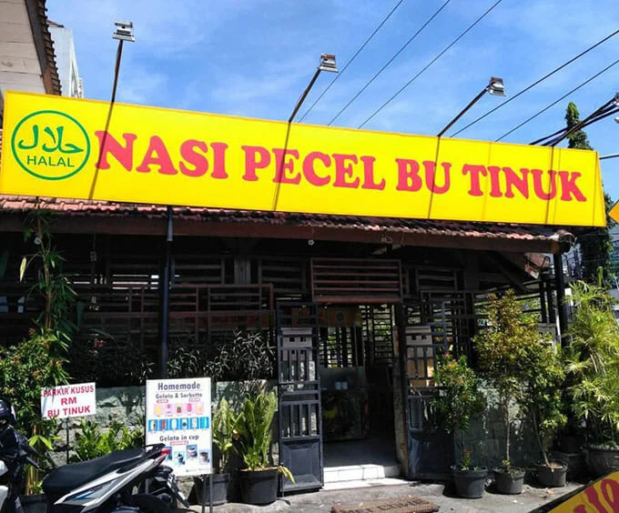 Nasi Pecel Bu Tinuk 23 Tempat Wisata Kuliner di Bali Paling Legendaris & Terbaik, Enak