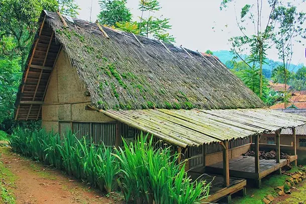 Situs Rumah Adat Cikondang